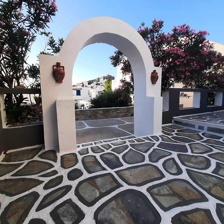 George'S Place Chora  Bagian luar foto