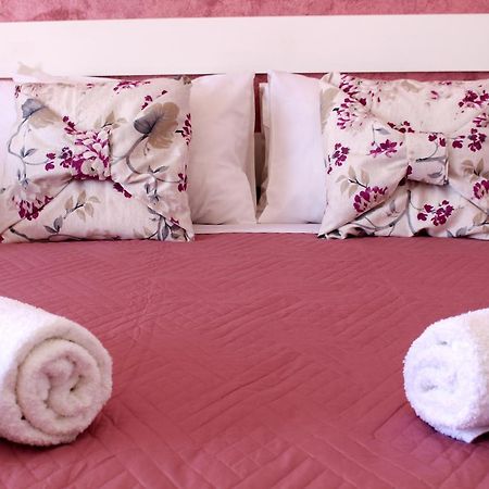 George'S Place Chora  Bagian luar foto
