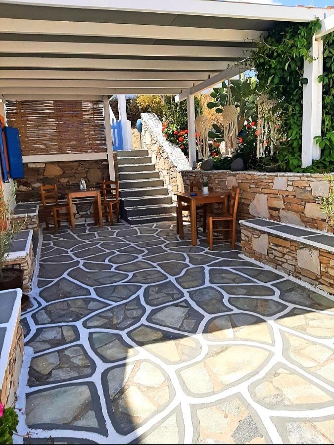 George'S Place Chora  Bagian luar foto