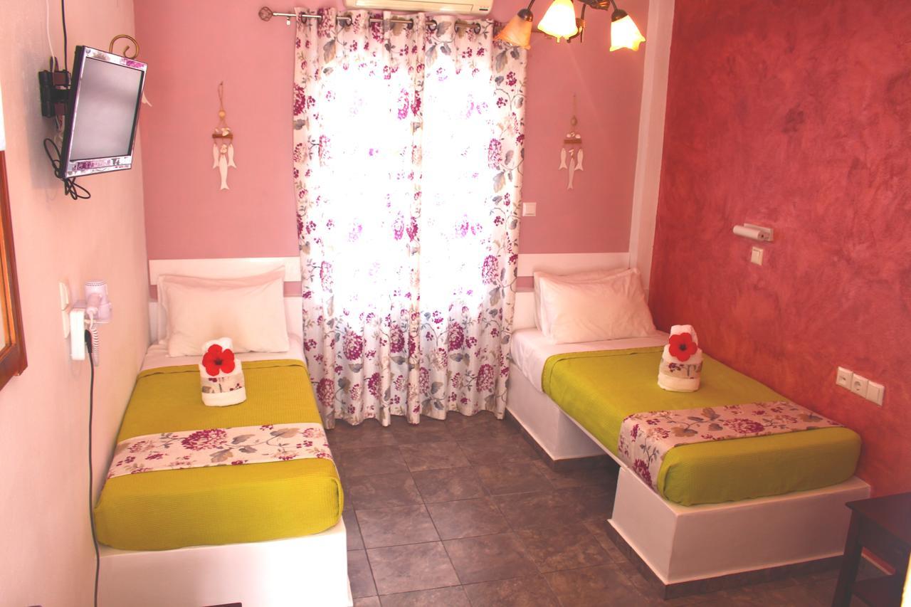 George'S Place Chora  Bagian luar foto